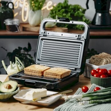 Sandwich maker 2 in 1 | AD 3070b | 850 W | Number of plates 2 | Black 10